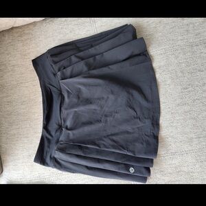 Lululemon black workout skirt